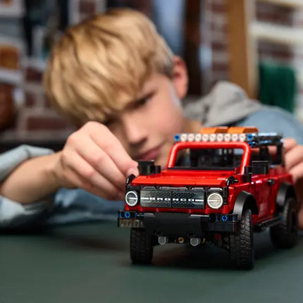 Ford Bronco SUV LEGO Technic Car