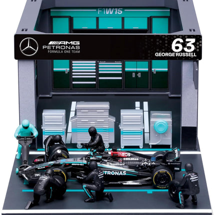 Mercedes AMG Petronas F1 Team George Russell Burago Pit Pass Diorama Model Car