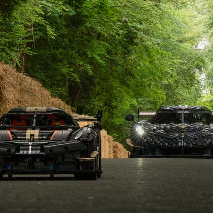 Koenigsegg Sadair's Spear Megacar LEGO Technic