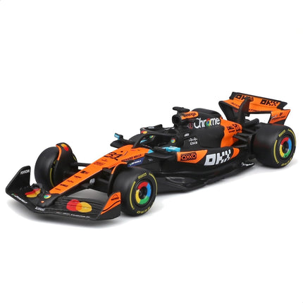 Bburago 1:43 McLaren MCL39 2025 Pit Pass Diorama Oscar Piastri Model Car