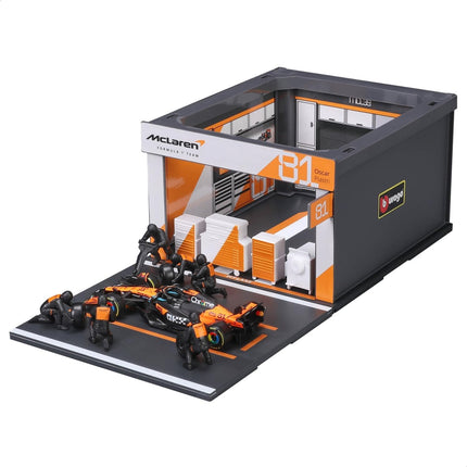 Bburago 1:43 McLaren MCL39 2025 Pit Pass Diorama Oscar Piastri Model Car