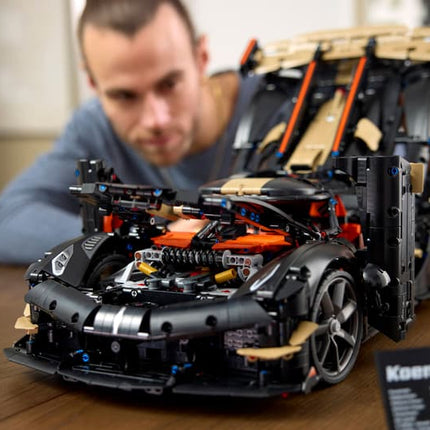 Koenigsegg Sadair's Spear Megacar LEGO Technic