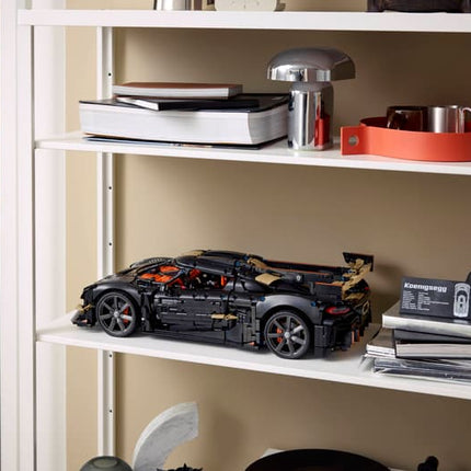 Koenigsegg Sadair's Spear Megacar LEGO Technic
