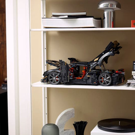 Koenigsegg Sadair's Spear Megacar LEGO Technic