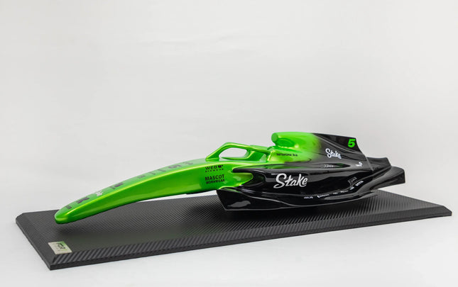 Stake F1 Team Kick Sauber C45 Gabriel Bortoleto 1/6 Scale Model Chassis Racing Car