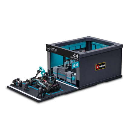 Mercedes AMG Petronas F1 Team Lewis Hamilton Burago Pit Pass Diorama Model Car